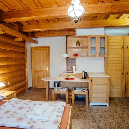 Janosikova Valaska Hills Apartments Терхова Экстерьер фото