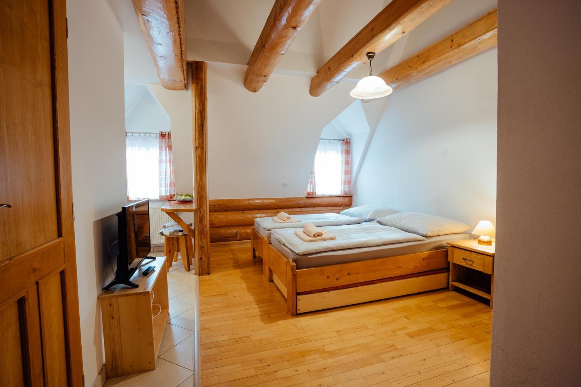 Janosikova Valaska Hills Apartments Терхова Экстерьер фото