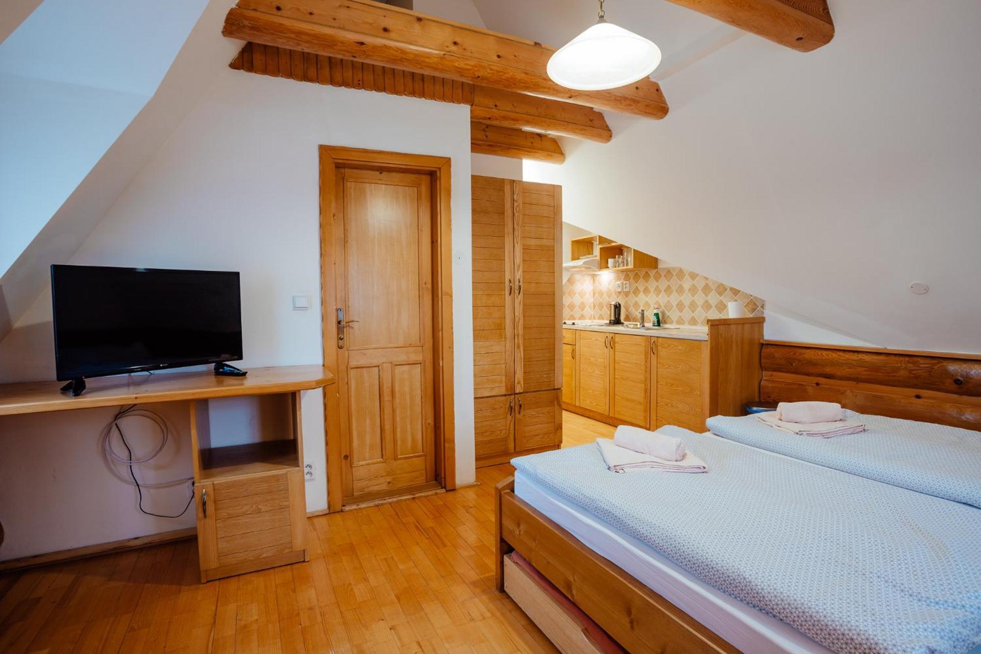 Janosikova Valaska Hills Apartments Терхова Экстерьер фото